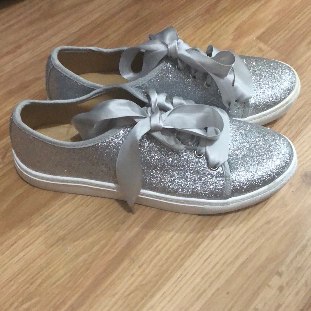 Silver glitter sneakers with satin ribbon